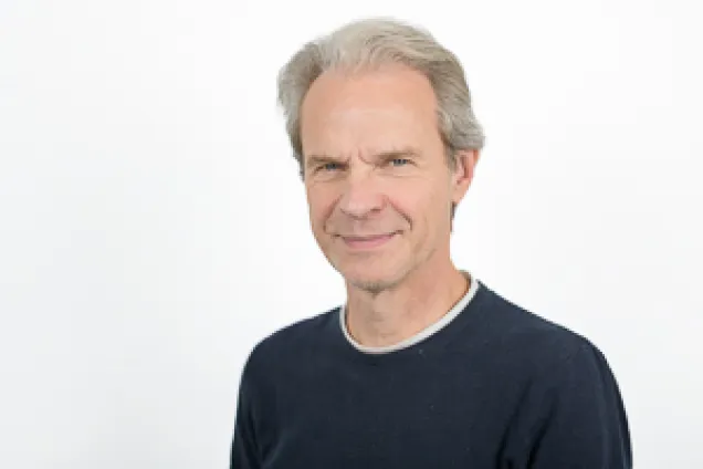 Porträtt av Dennis Hasselquist. Foto.